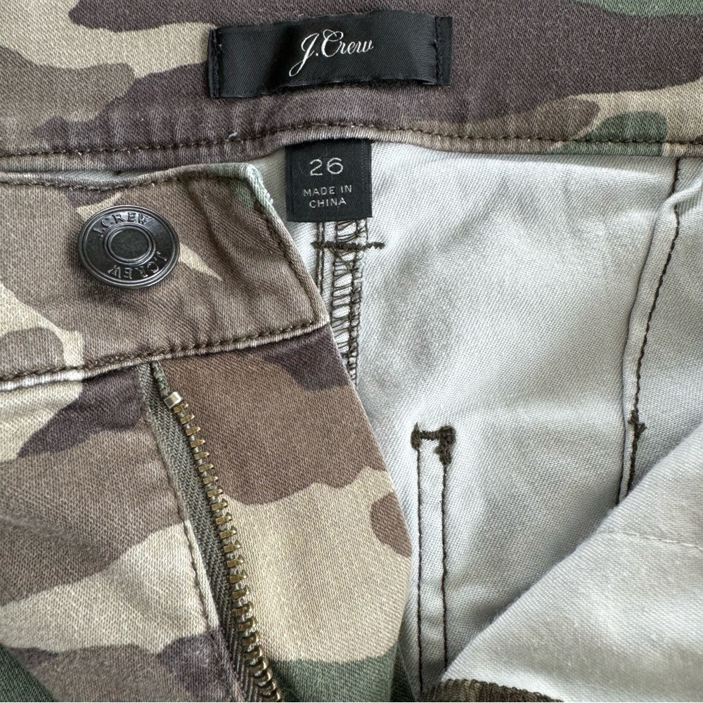 J. Crew 9” Cargo Toothpick Women’s Jeans Camouflage size 26 Green High Rise Camo - Picture 9 of 10